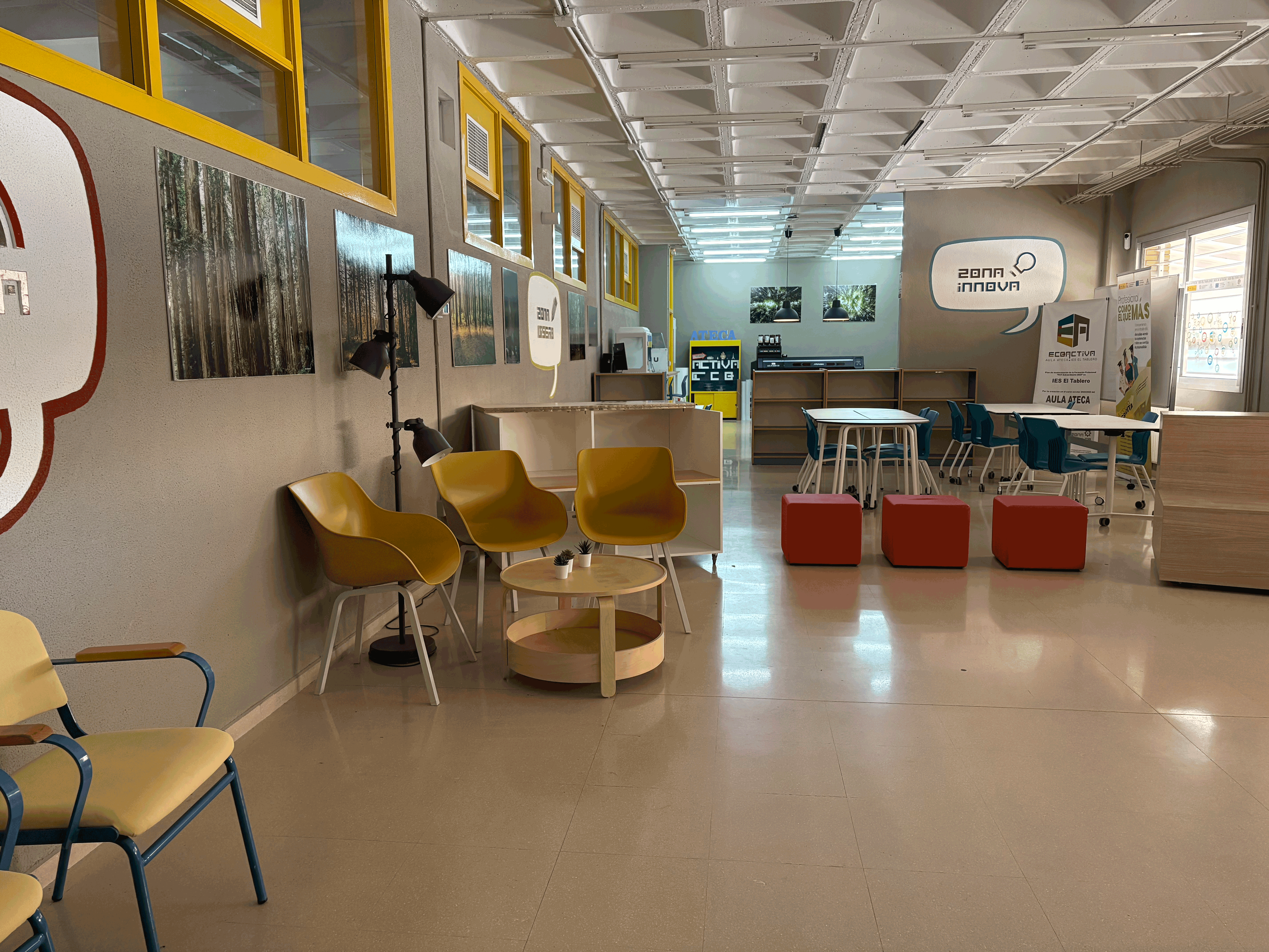 Aula con equipamiento tecnológico