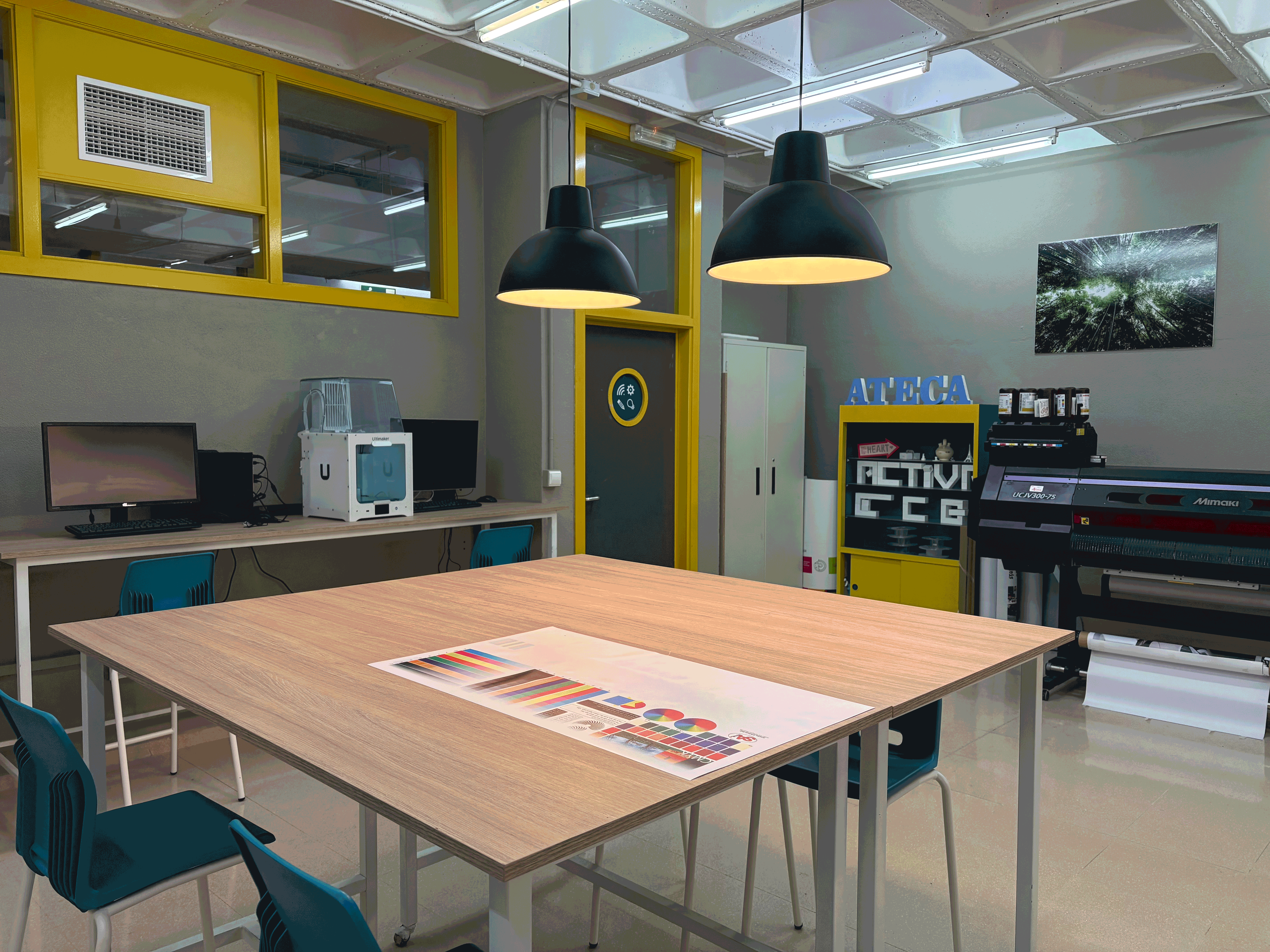 Estudio con equipo de impresión